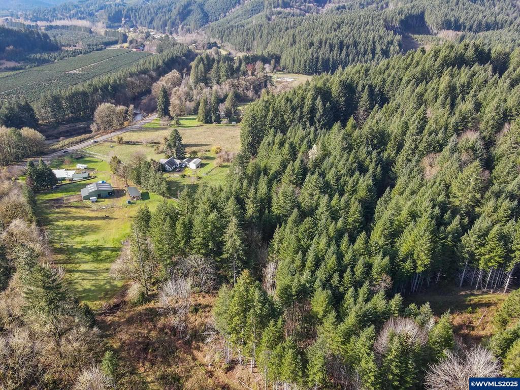 Image 17 of property listing at 18487 Alsea Hwy, Alsea, OR 97324