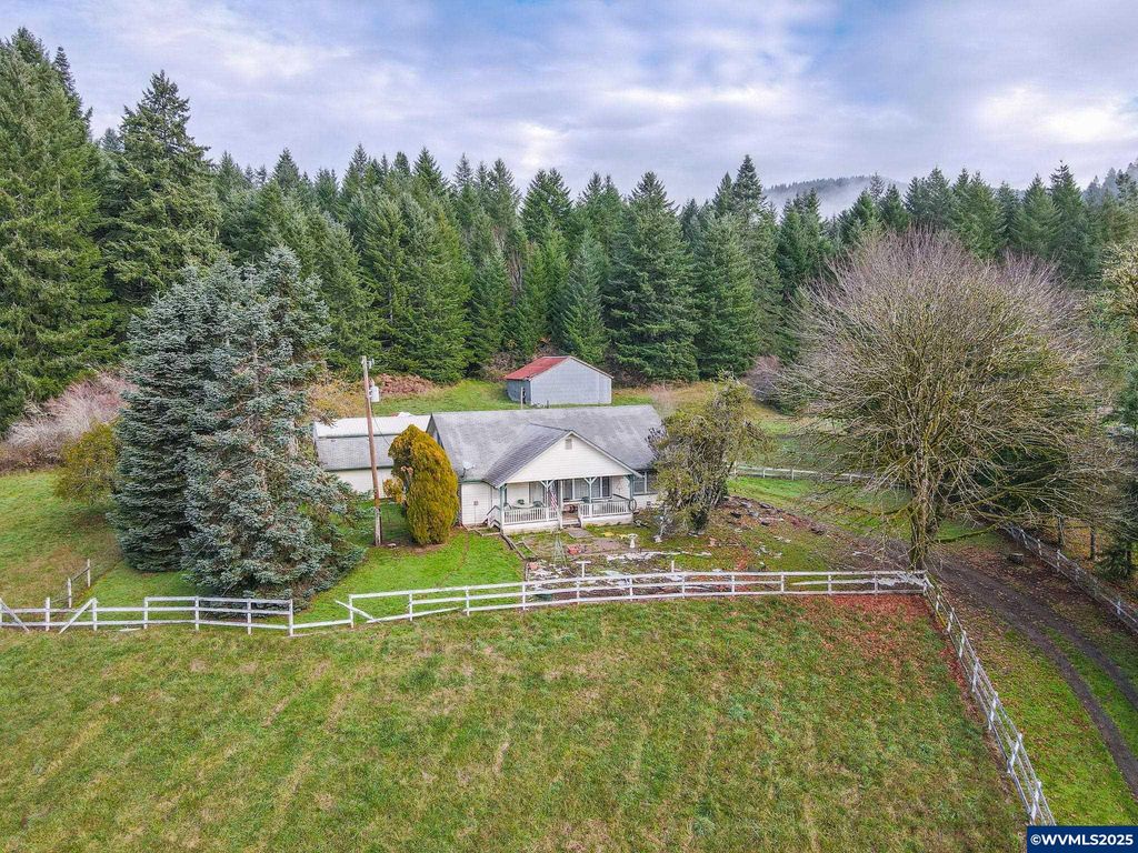Image 2 of property listing at 18487 Alsea Hwy, Alsea, OR 97324