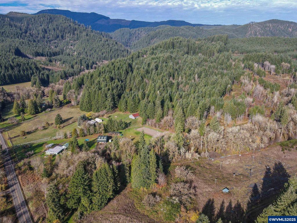 Image 20 of property listing at 18487 Alsea Hwy, Alsea, OR 97324