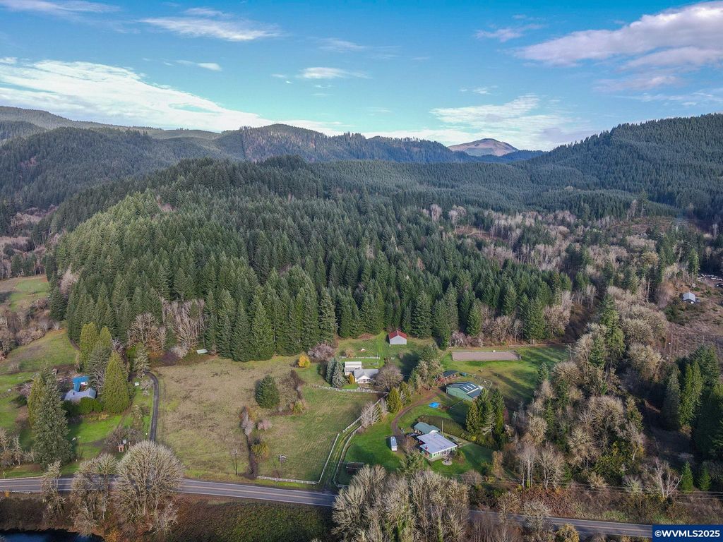 Image 5 of property listing at 18487 Alsea Hwy, Alsea, OR 97324