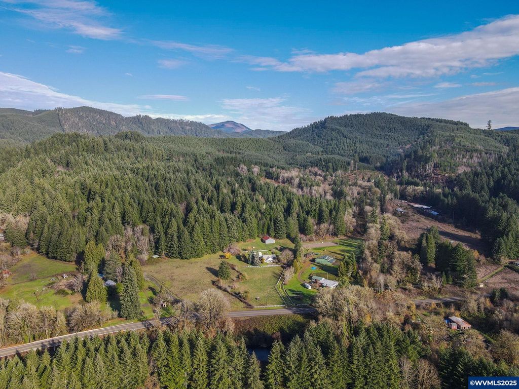 Image 7 of property listing at 18487 Alsea Hwy, Alsea, OR 97324