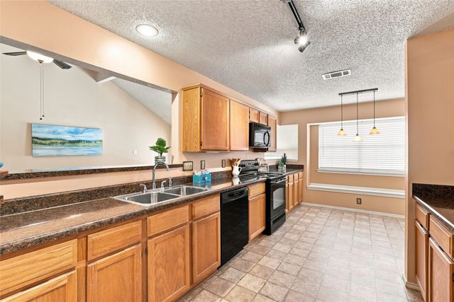 2923 Menlo Park Lane, Carrollton, TX 75007