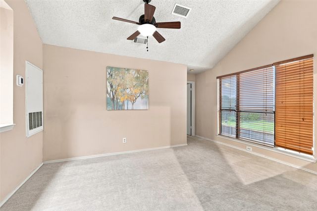 2923 Menlo Park Lane, Carrollton, TX 75007