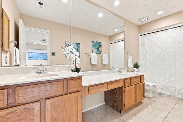 2923 Menlo Park Lane, Carrollton, TX 75007