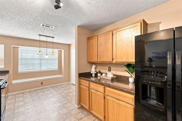 2923 Menlo Park Lane, Carrollton, TX 75007