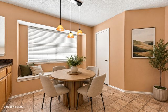 2923 Menlo Park Lane, Carrollton, TX 75007