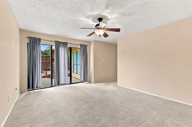2923 Menlo Park Lane, Carrollton, TX 75007