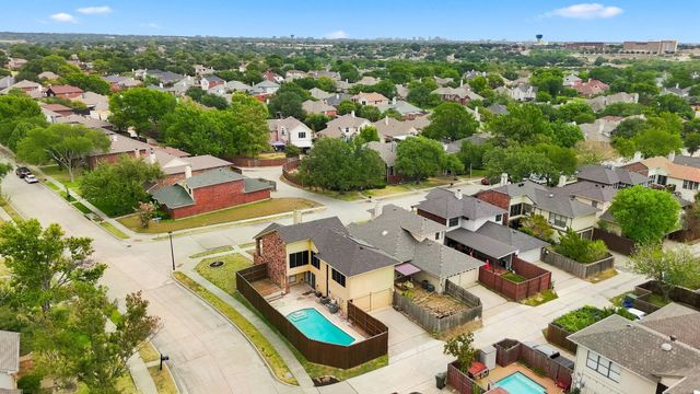 2923 Menlo Park Lane, Carrollton, TX 75007