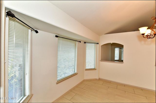 5005 MOON RANCH Lane, El Paso, TX 79934