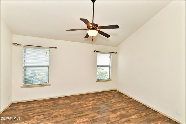 5005 MOON RANCH Lane, El Paso, TX 79934