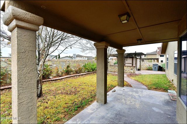 5005 MOON RANCH Lane, El Paso, TX 79934