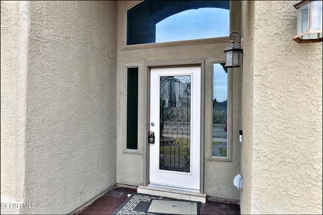 5005 MOON RANCH Lane, El Paso, TX 79934