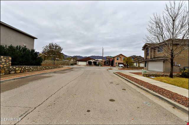 5005 MOON RANCH Lane, El Paso, TX 79934