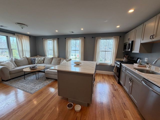 324 East Street 2, Walpole, MA 02032