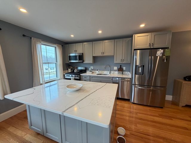 324 East Street 2, Walpole, MA 02032