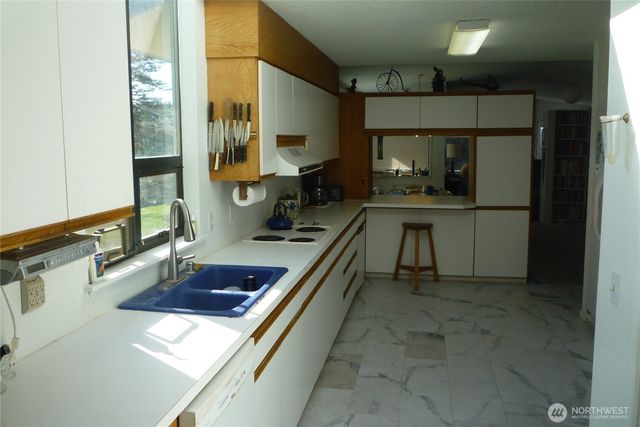 180 Stonehaven Lane, Sequim, WA 98382