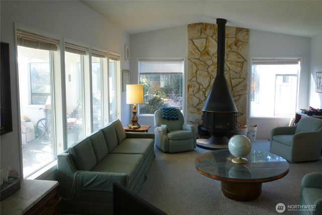 180 Stonehaven Lane, Sequim, WA 98382