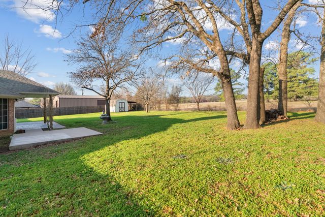 2013 Wood Trail, Azle, TX 76020