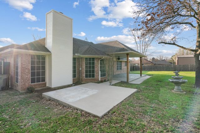 2013 Wood Trail, Azle, TX 76020