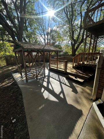 6349 Tuxedo Street, Detroit, MI 48204