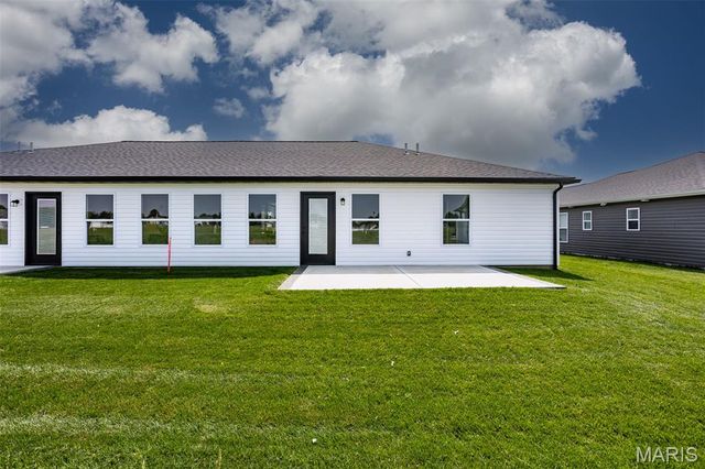 118 Bridgeport Drive, Moro, IL 62067