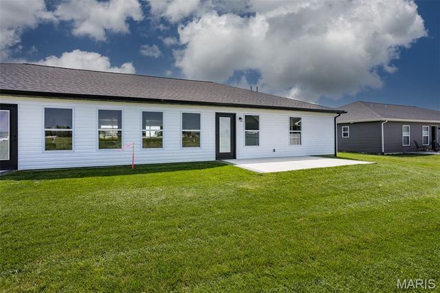 118 Bridgeport Drive, Moro, IL 62067