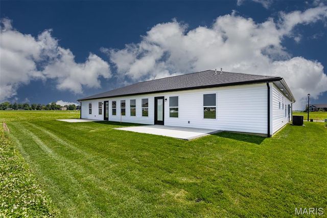118 Bridgeport Drive, Moro, IL 62067