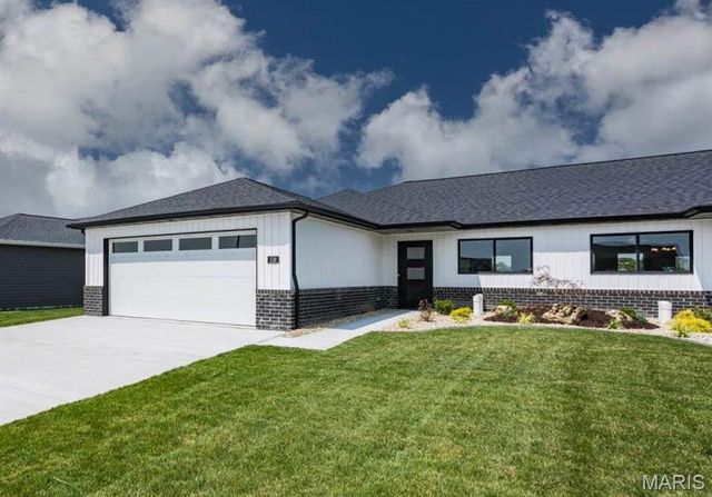 118 Bridgeport Drive, Moro, IL 62067