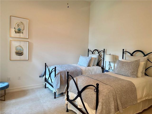 7476 Moorgate Point WAY, Naples, FL 34113