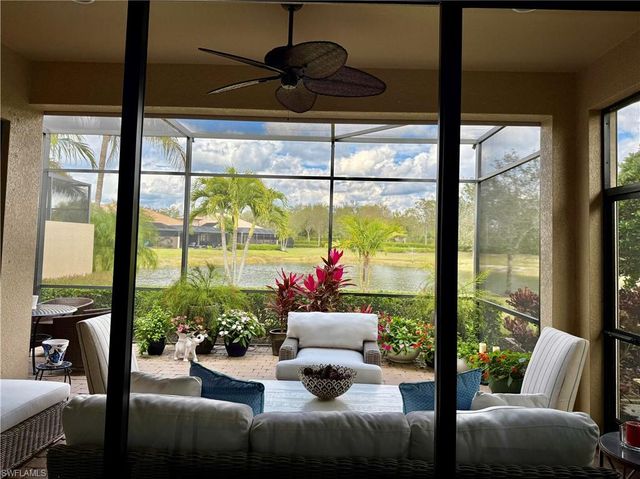 7476 Moorgate Point WAY, Naples, FL 34113