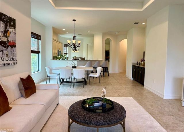 7476 Moorgate Point WAY, Naples, FL 34113