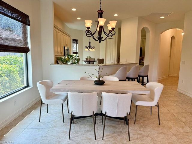 7476 Moorgate Point WAY, Naples, FL 34113