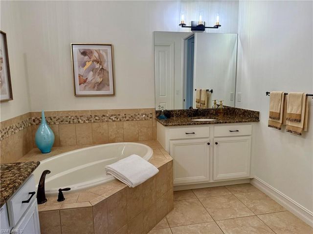 7476 Moorgate Point WAY, Naples, FL 34113
