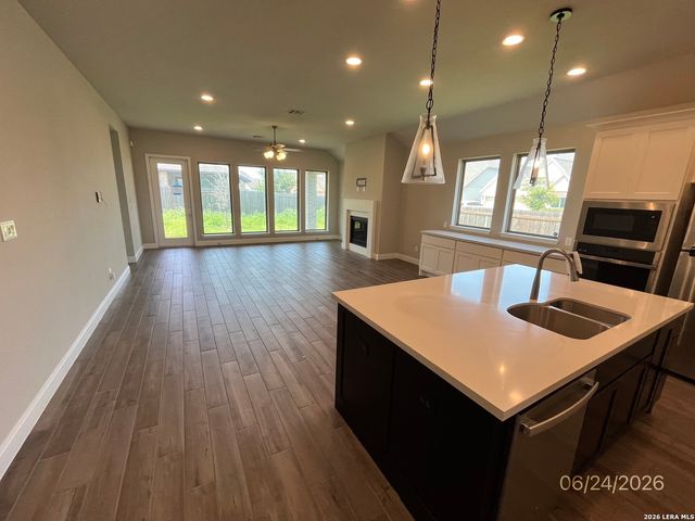 1900 Highland, Seguin, TX 78155