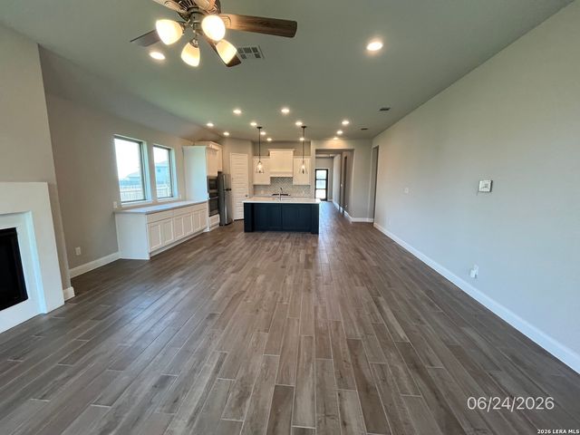 1900 Highland, Seguin, TX 78155