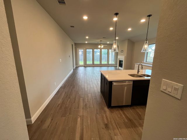 1900 Highland, Seguin, TX 78155