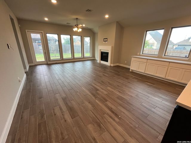 1900 Highland, Seguin, TX 78155