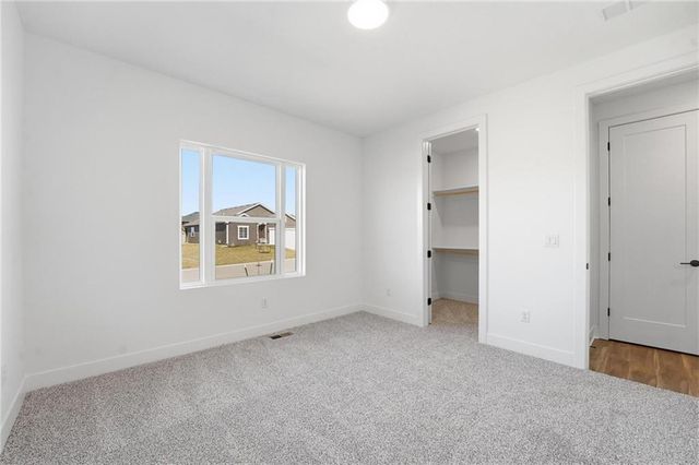 1803 NW 104th Terrace, Kansas City, MO 64155