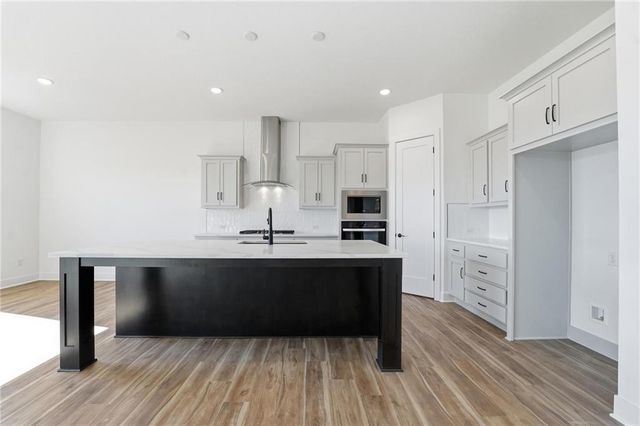 1803 NW 104th Terrace, Kansas City, MO 64155