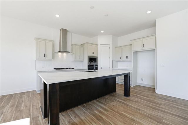 1803 NW 104th Terrace, Kansas City, MO 64155