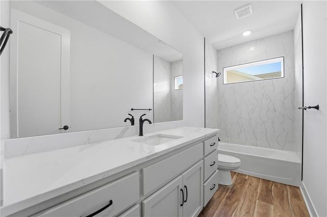 1803 NW 104th Terrace, Kansas City, MO 64155