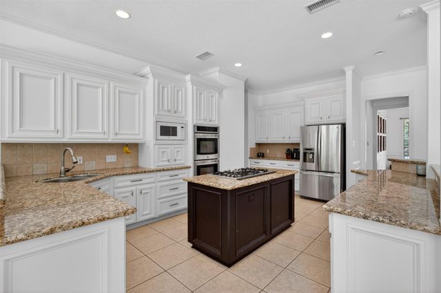 10626 Crystal Cove Drive, Magnolia, TX 77354