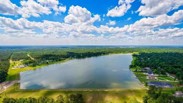 10626 Crystal Cove Drive, Magnolia, TX 77354