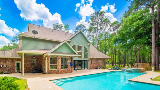 10626 Crystal Cove Drive, Magnolia, TX 77354