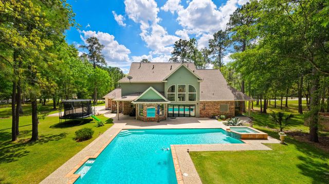 10626 Crystal Cove Drive, Magnolia, TX 77354