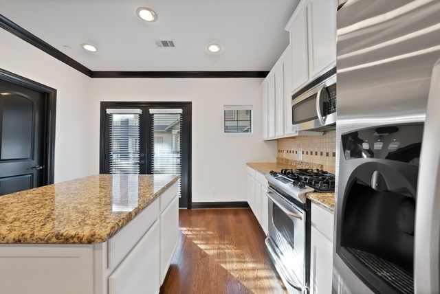 5747 Prospect Avenue B, Dallas, TX 75206