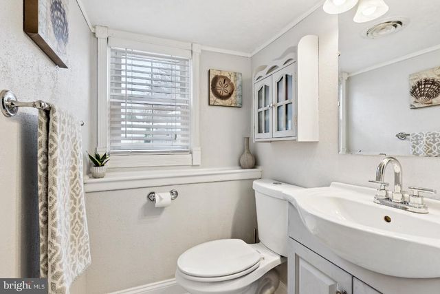 13 BELMONT RD, Bellmawr, NJ 08031