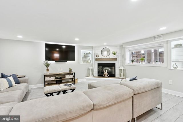 13 BELMONT RD, Bellmawr, NJ 08031