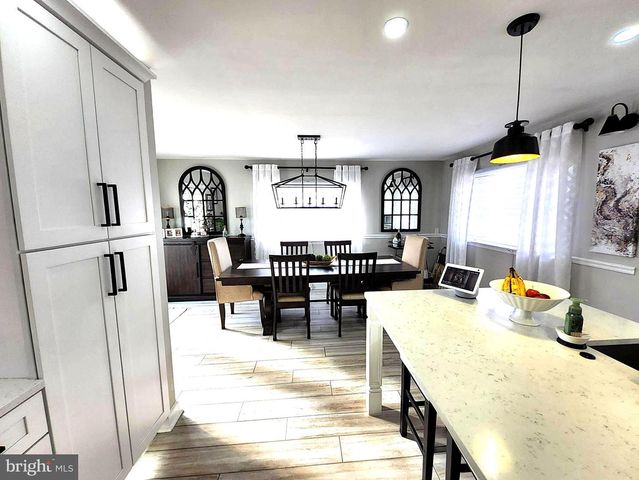 13 BELMONT RD, Bellmawr, NJ 08031