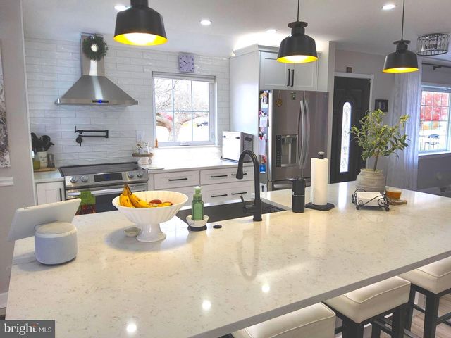 13 BELMONT RD, Bellmawr, NJ 08031